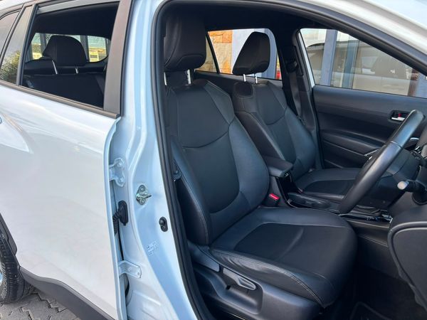 2021-Toyota-Corolla-Cross-2021-Toyota-Corolla-Cross-XS-AT image:6