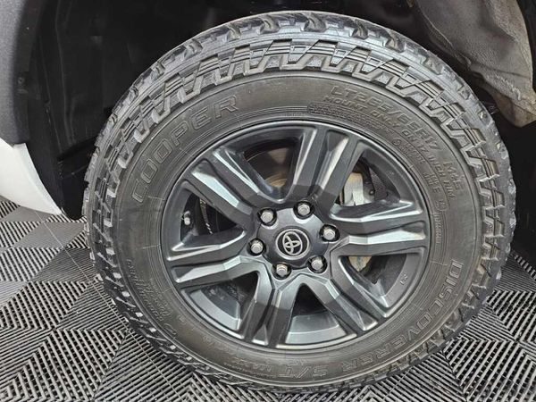 2021-Toyota-Hilux-28-GD-6-Raider-4x4-Auto-Double-Cab image:9