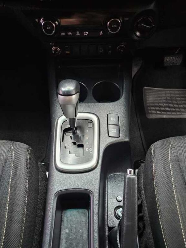 2021-Toyota-Hilux-28-GD-6-Raider-4x4-Auto-Double-Cab image:16