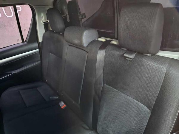 2021-Toyota-Hilux-28-GD-6-Raider-4x4-Auto-Double-Cab image:17