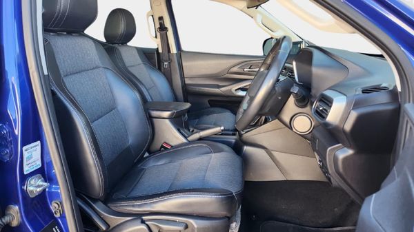 2023-Peugeot-Landtrek-19D-Allure-Double-Cab-Auto image:12