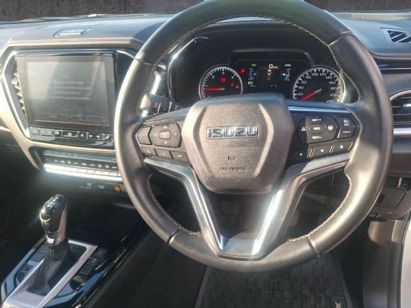 2024-Isuzu-D-Max-30-DDI-V-Cross-HR-Auto-Double-Cab image:12