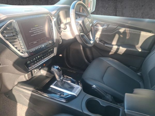 2024-Isuzu-D-Max-30-DDI-V-Cross-HR-Auto-Double-Cab image:18