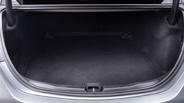 2022-Mercedes-Benz-C-Class-C-220d-Auto image:10