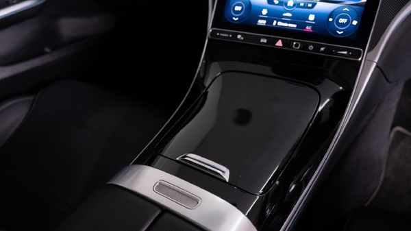 2022-Mercedes-Benz-C-Class-C-220d-Auto image:17