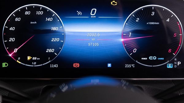 2022-Mercedes-Benz-C-Class-C-220d-Auto image:5