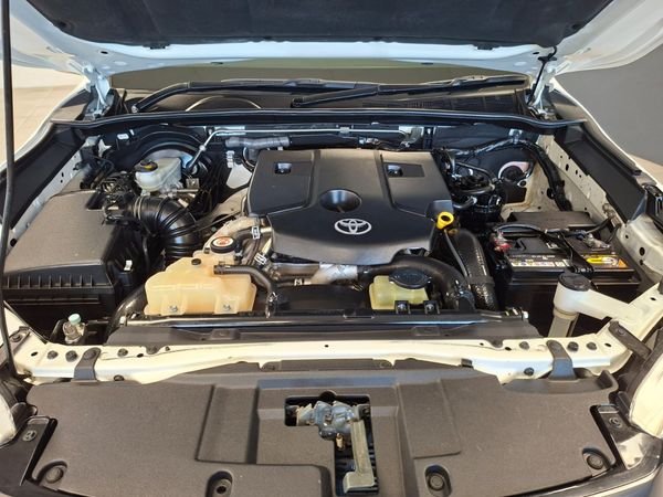 2018-Toyota-Hilux-28GD-6-Double-Cab-4x4-Raider-Dakar-Auto image:12