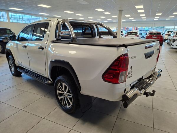 2018-Toyota-Hilux-28GD-6-Double-Cab-4x4-Raider-Dakar-Auto image:3