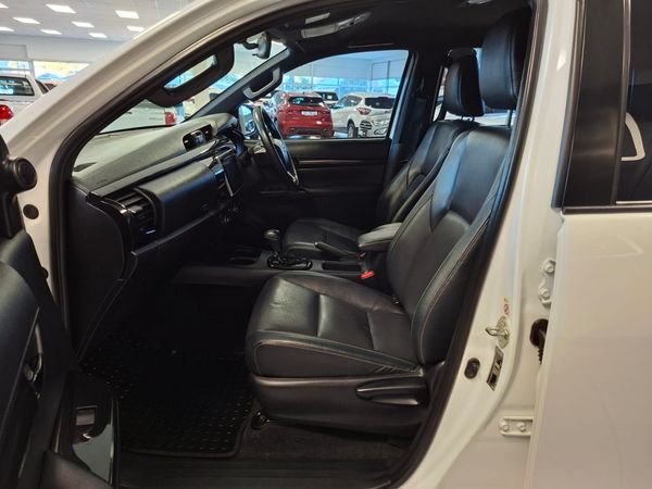 2018-Toyota-Hilux-28GD-6-Double-Cab-4x4-Raider-Dakar-Auto image:7