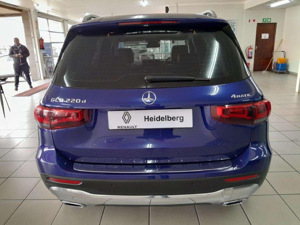 2021-Mercedes-Benz-GLB-220d-4Matic image:3