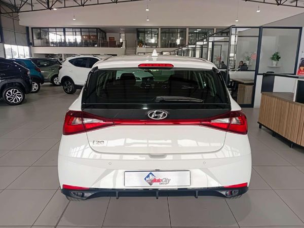 2021-Hyundai-i20-14-Motion-Auto image:3