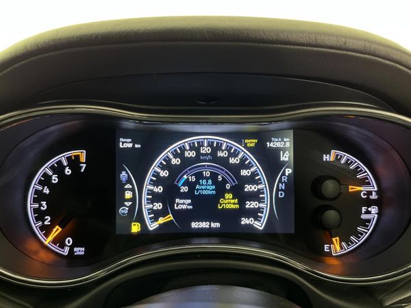 2022-Jeep-Grand-Cherokee-36-Overland image:2