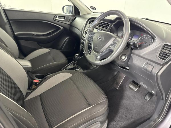 2018-Hyundai-i20-14-Fluid-Auto image:9