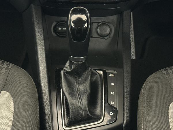 2018-Hyundai-i20-14-Fluid-Auto image:10
