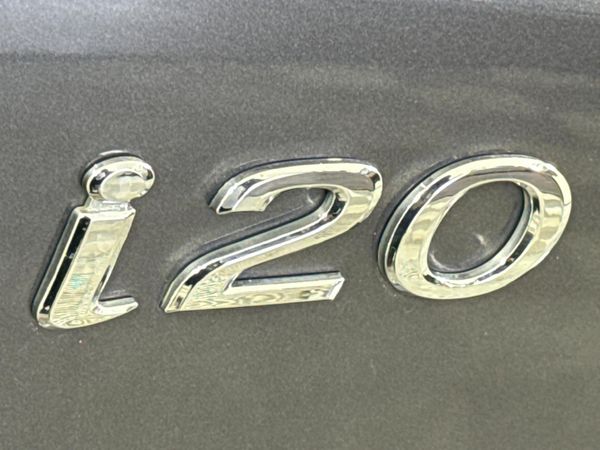 2018-Hyundai-i20-14-Fluid-Auto image:11