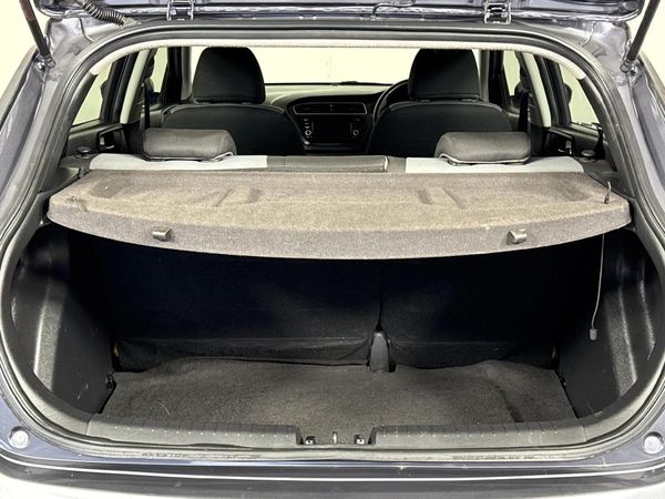 2018-Hyundai-i20-14-Fluid-Auto image:14