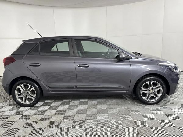 2018-Hyundai-i20-14-Fluid-Auto image:17