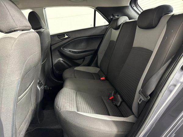 2018-Hyundai-i20-14-Fluid-Auto image:3