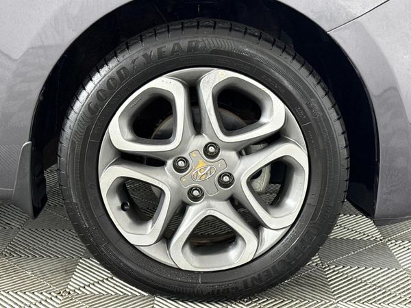 2018-Hyundai-i20-14-Fluid-Auto image:4