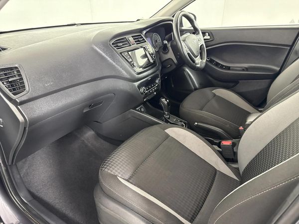 2018-Hyundai-i20-14-Fluid-Auto image:8