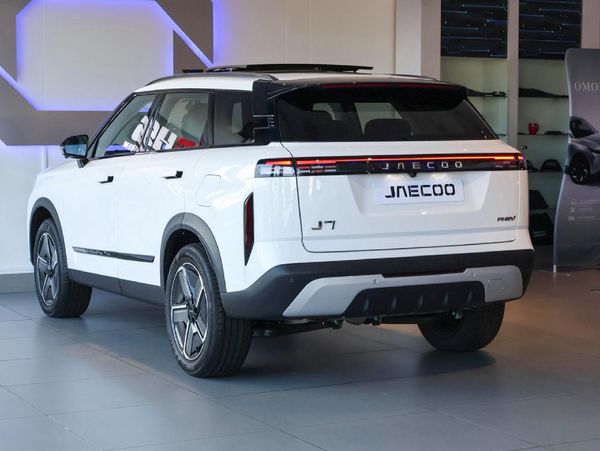 2026-Jaecoo-J7-15-TDGI-SHS-DHT-Phev image:9