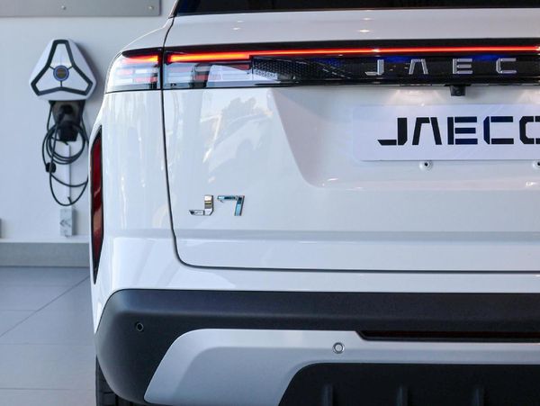 2026-Jaecoo-J7-15-TDGI-SHS-DHT-Phev image:8
