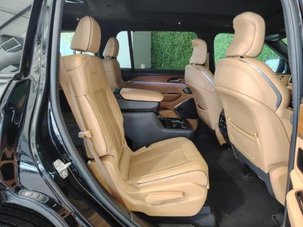 2022-Jeep-Grand-Cherokee-L-36L-Summit-Reserve image:15
