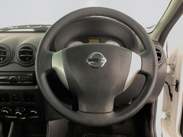 2023-Nissan-NP200-16 image:10
