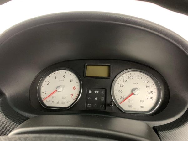 2023-Nissan-NP200-16 image:11