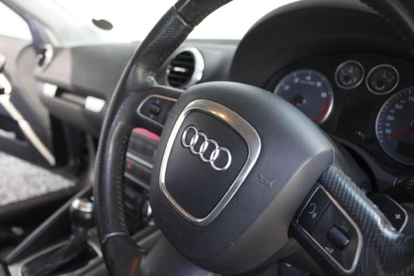 2010-Audi-A3-Sportback-18-TFSI-Ambition-Auto image:11