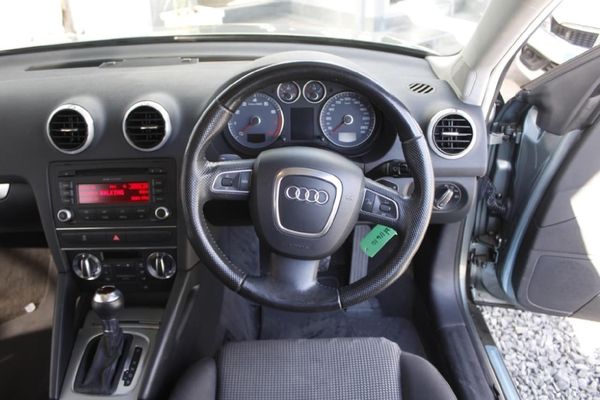 2010-Audi-A3-Sportback-18-TFSI-Ambition-Auto image:12