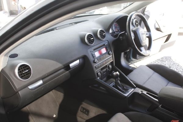 2010-Audi-A3-Sportback-18-TFSI-Ambition-Auto image:14