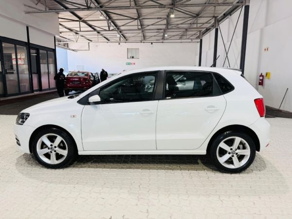 2022-Volkswagen-Polo-Vivo-14-Comfortline-5-dr image:1