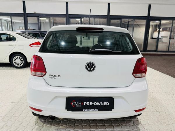 2022-Volkswagen-Polo-Vivo-14-Comfortline-5-dr image:3
