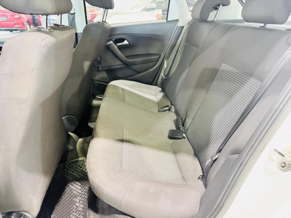 2022-Volkswagen-Polo-Vivo-14-Comfortline-5-dr image:5