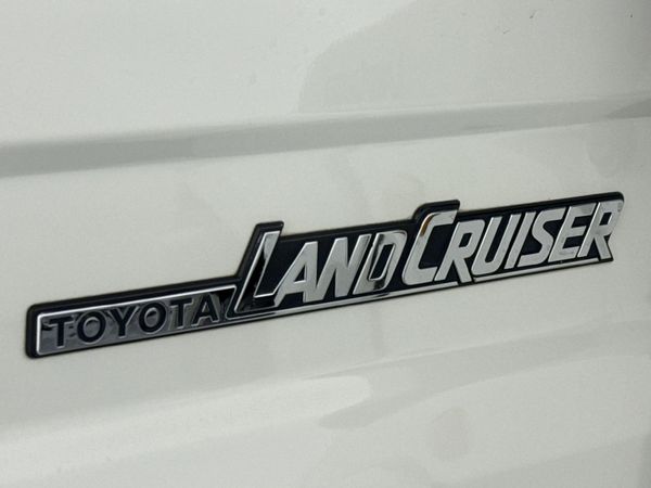 2023-Toyota-Land-Cruiser-79-45-D-Double-Cab image:11