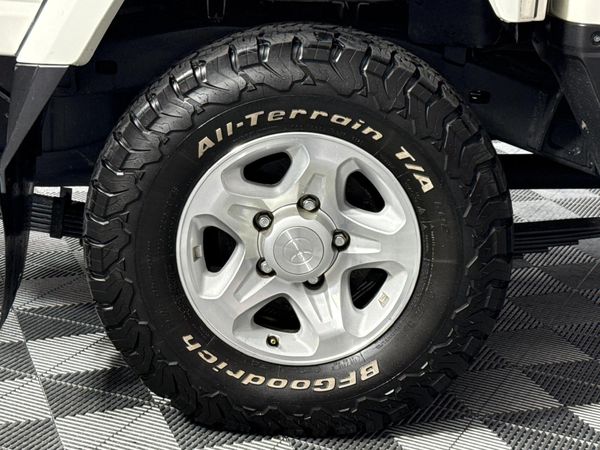 2023-Toyota-Land-Cruiser-79-45-D-Double-Cab image:7