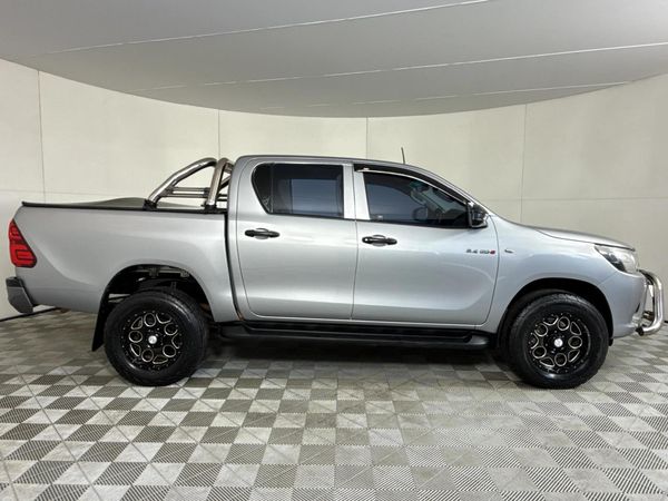 2016-Toyota-Hilux-24-GD-6-Raised-Body-SRX-Double-Cab image:18