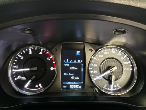 2024-Toyota-Hilux-24-GD-6-Raider-4x4-Auto-Double-Cab image:2