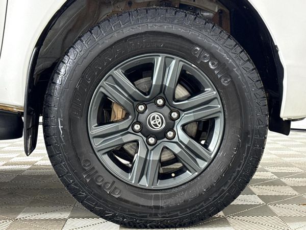 2024-Toyota-Hilux-24-GD-6-Raider-4x4-Auto-Double-Cab image:5