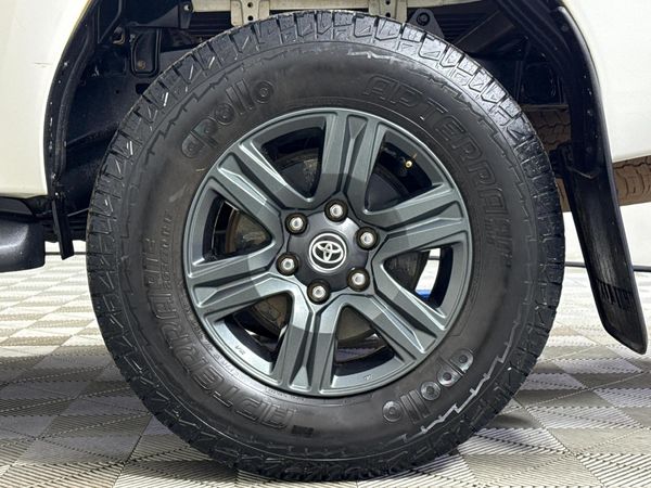 2024-Toyota-Hilux-24-GD-6-Raider-4x4-Auto-Double-Cab image:6