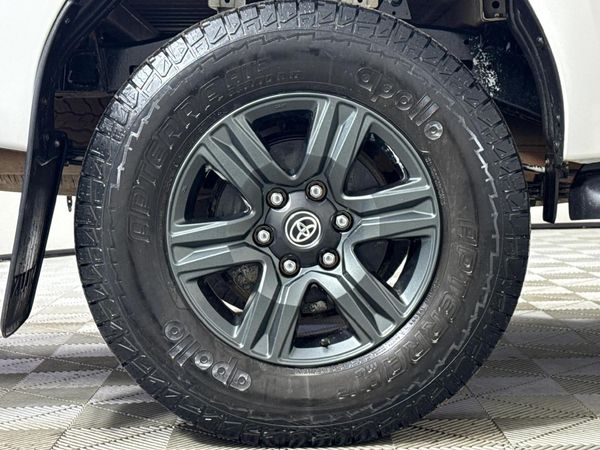 2024-Toyota-Hilux-24-GD-6-Raider-4x4-Auto-Double-Cab image:7