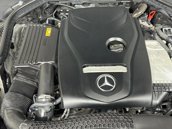 2017-Mercedes-Benz-C-Class-C-180-AMG-Line-Auto image:12