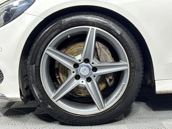 2017-Mercedes-Benz-C-Class-C-180-AMG-Line-Auto image:4