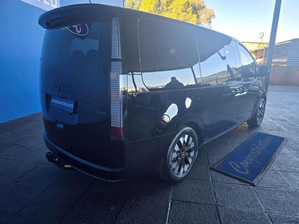 2023-Hyundai-Staria-22d-Luxury-Auto image:2