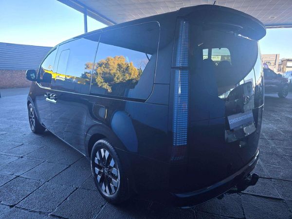 2023-Hyundai-Staria-22d-Luxury-Auto image:4