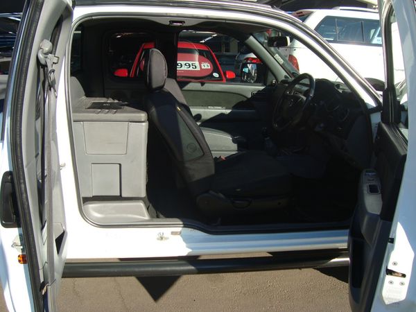 2011-Mazda-BT-50-30-CRDi-Drifter-SLX-FCab image:7