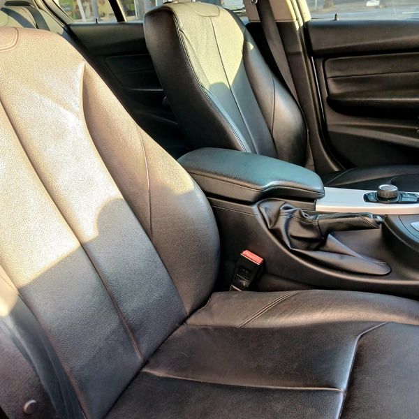 2014-BMW-3-Series-320i-Luxury-Auto image:14