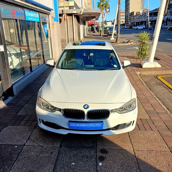 2014-BMW-3-Series-320i-Luxury-Auto image:1