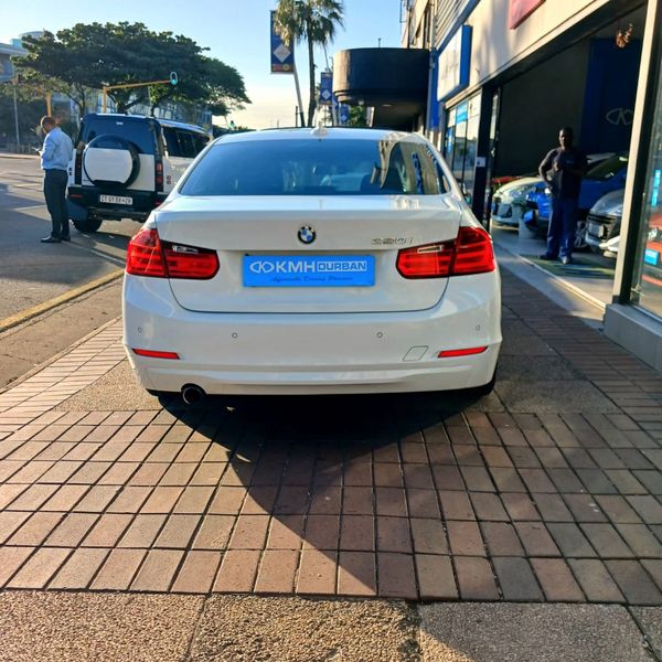 2014-BMW-3-Series-320i-Luxury-Auto image:8